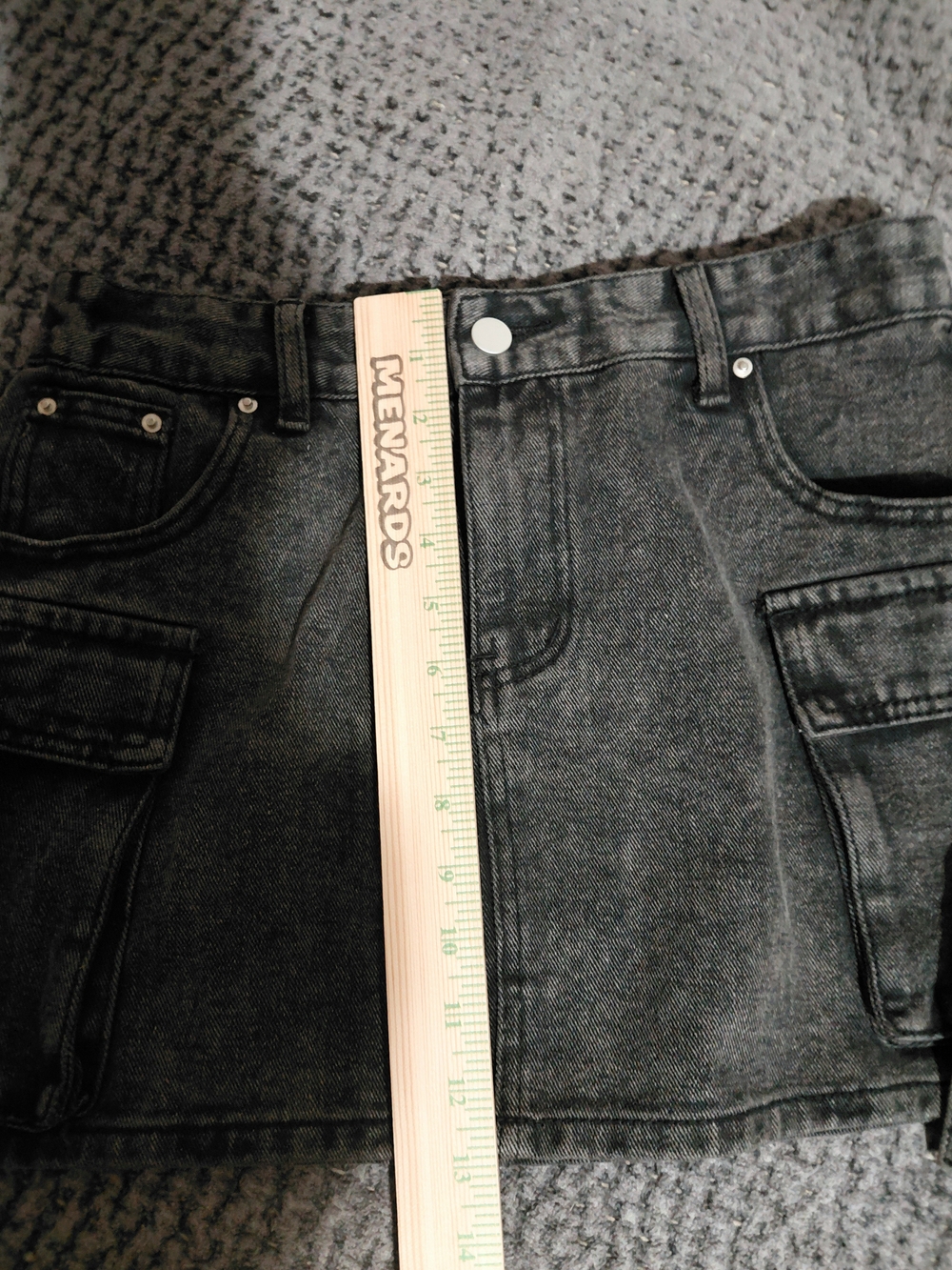 NWT Sz M Black Distress Washed Cargo Denim Mini Skirt Y2K 90s Style - Picture 6 of 8
